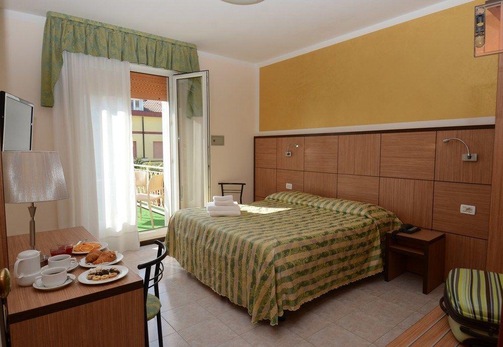 Hotel Righetto Fronte Mare Cavallino-Treporti Dış mekan fotoğraf