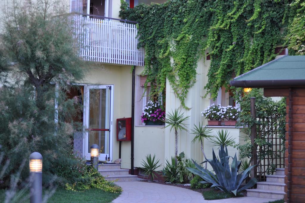 Hotel Righetto Fronte Mare Cavallino-Treporti Dış mekan fotoğraf