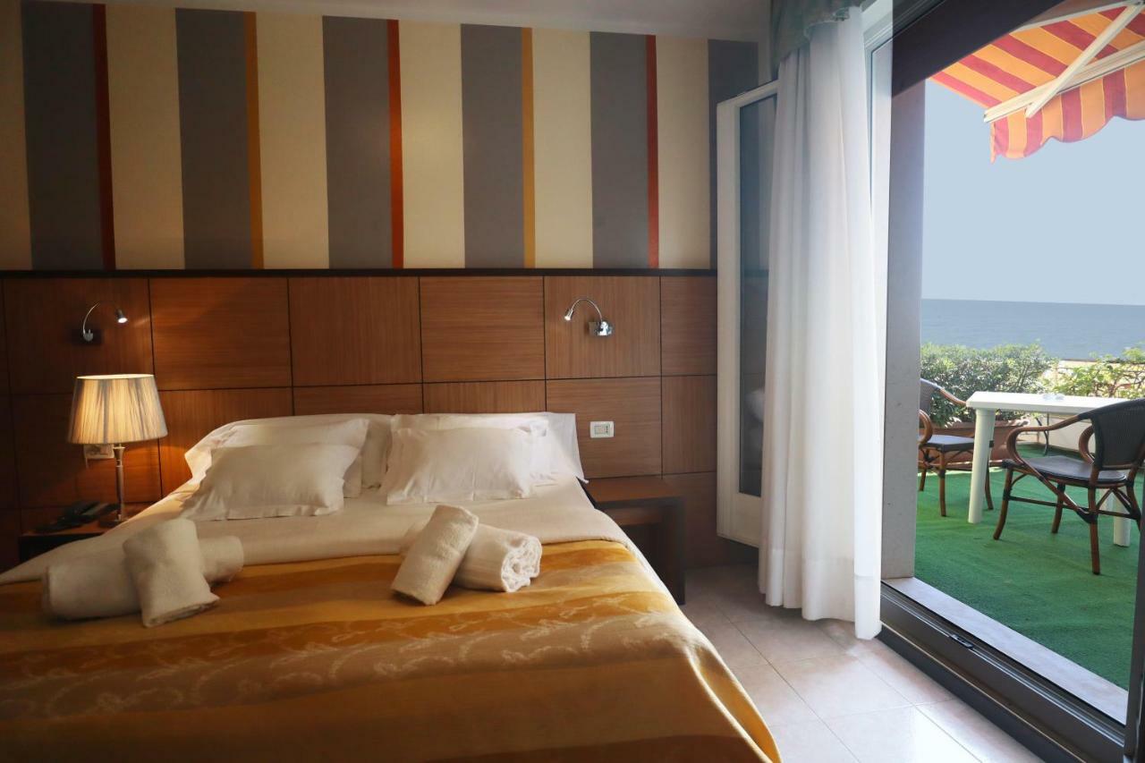 Hotel Righetto Fronte Mare Cavallino-Treporti Dış mekan fotoğraf